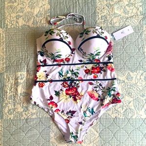 Cupshe One Piece Floral Bathing Suit.
